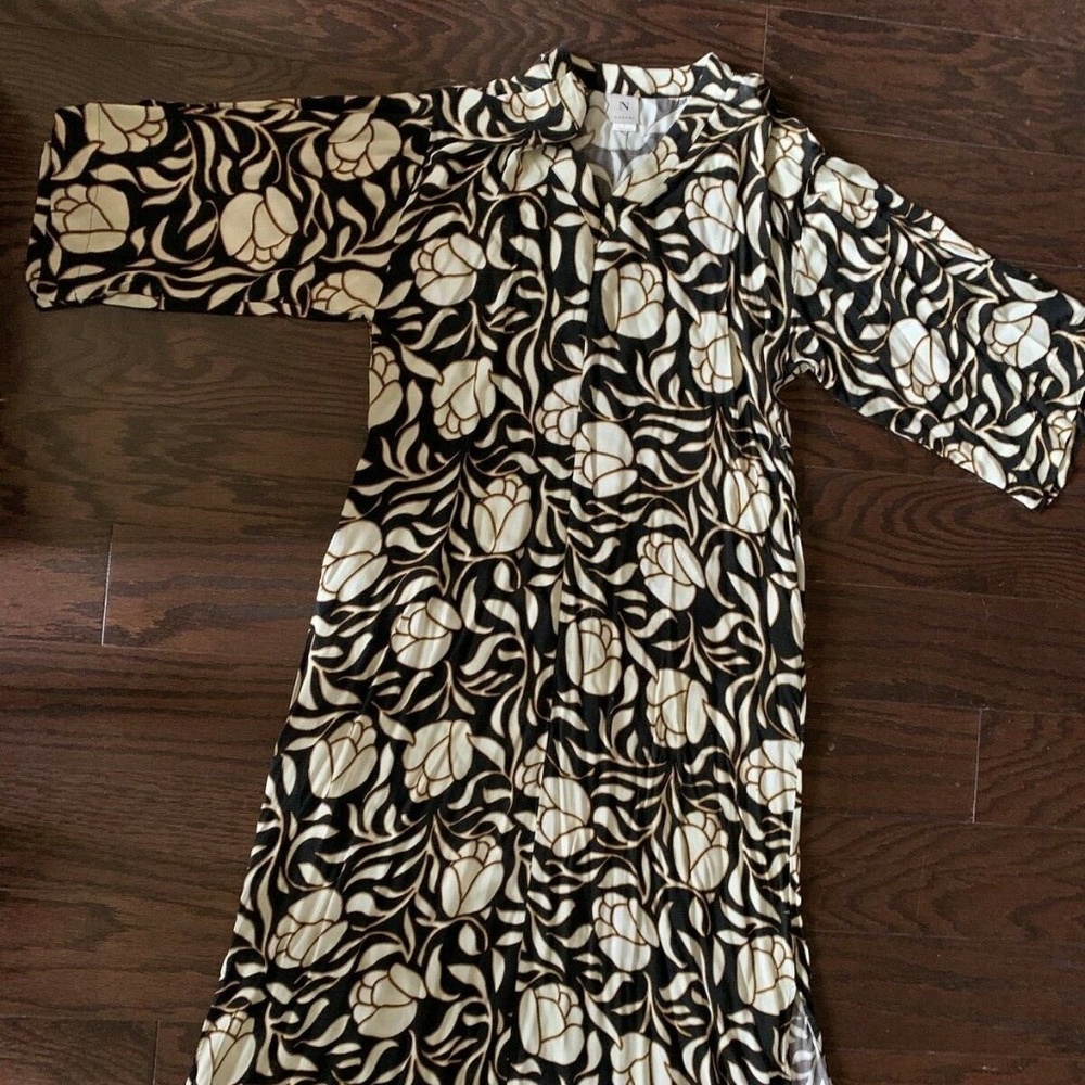 Natori Black and Cream Patterned Dress
